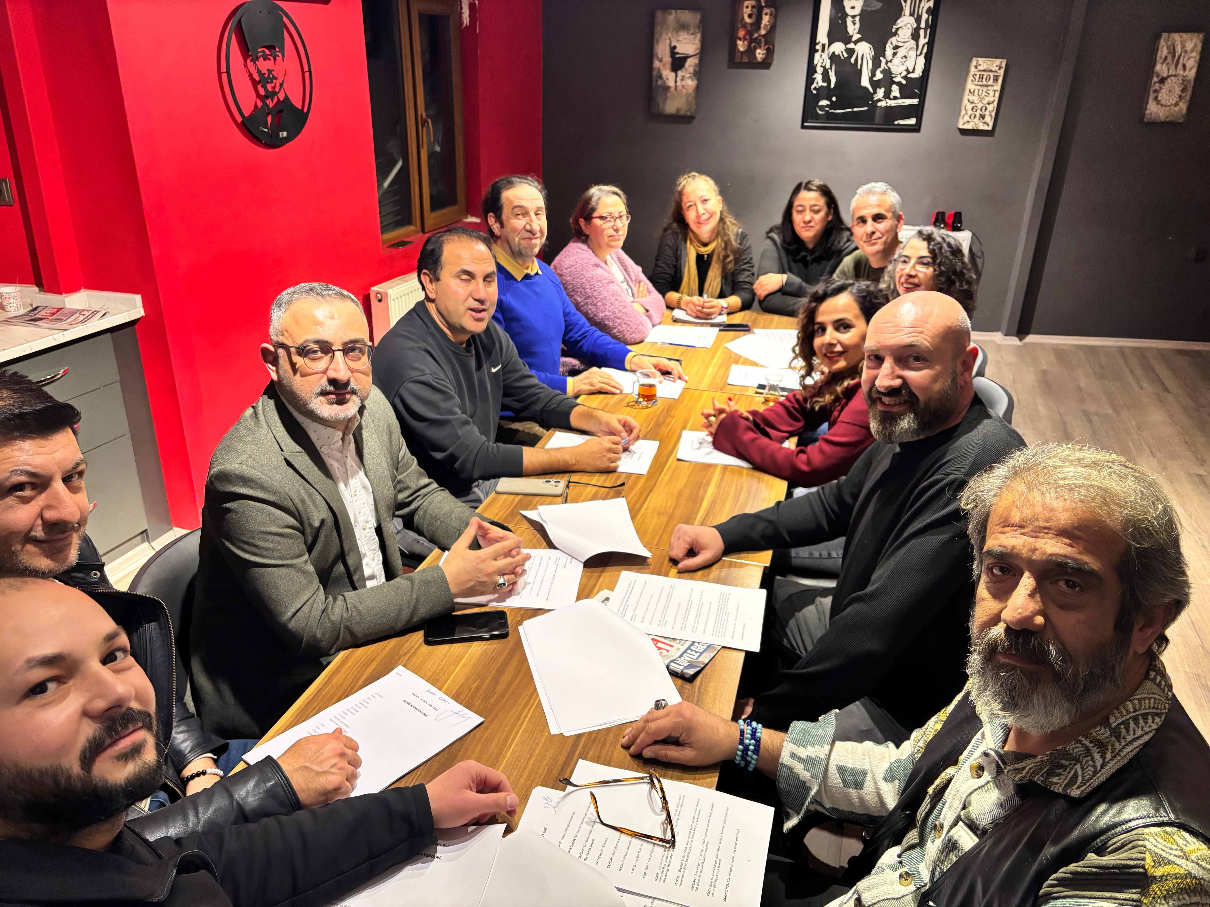 Sahnerengi Tiyatro "Bizim Kahvehane" ile kapılarını açıyor