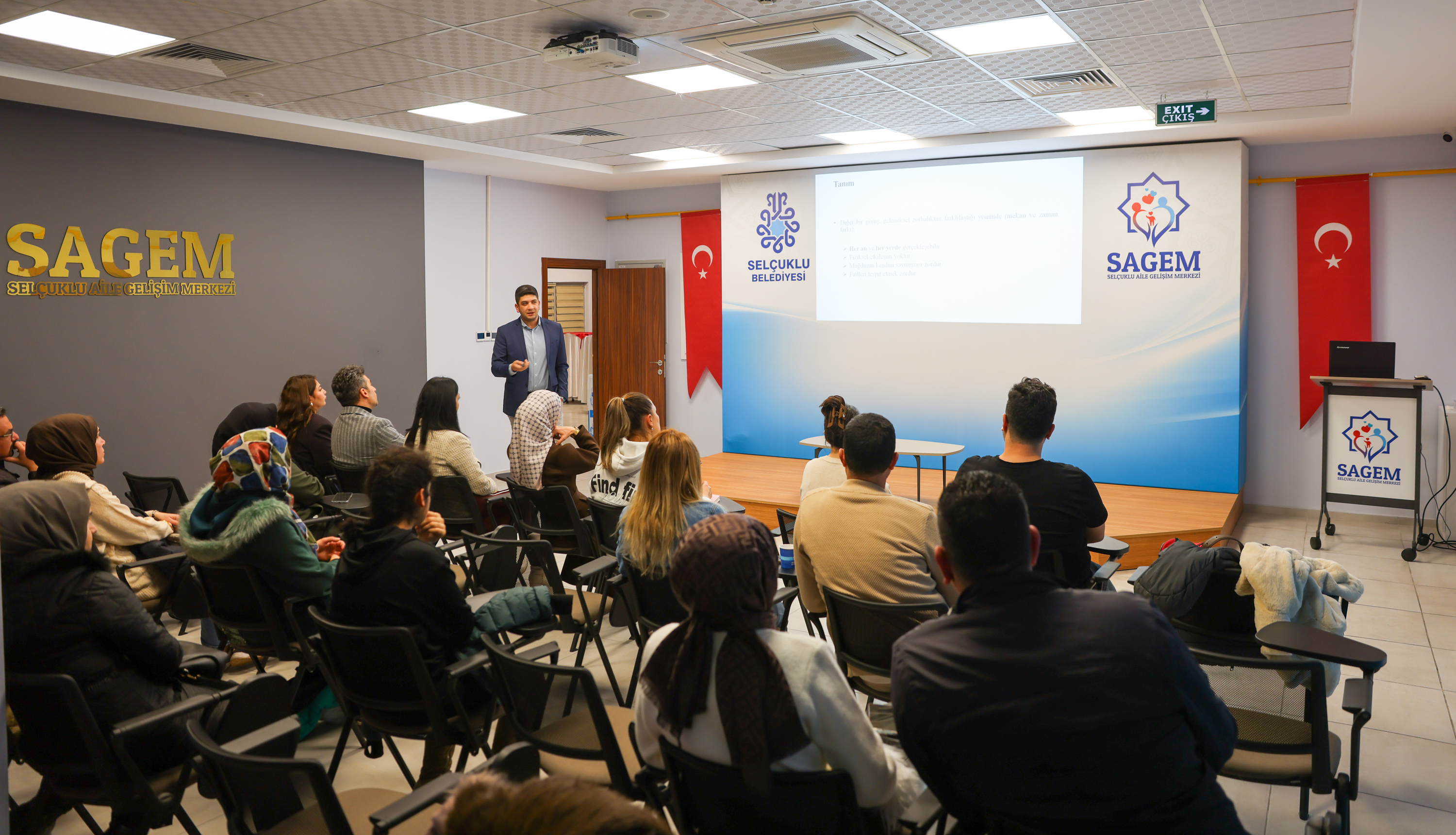 SAGEM’den ailelere akran zorbalığı ile mücadele semineri
