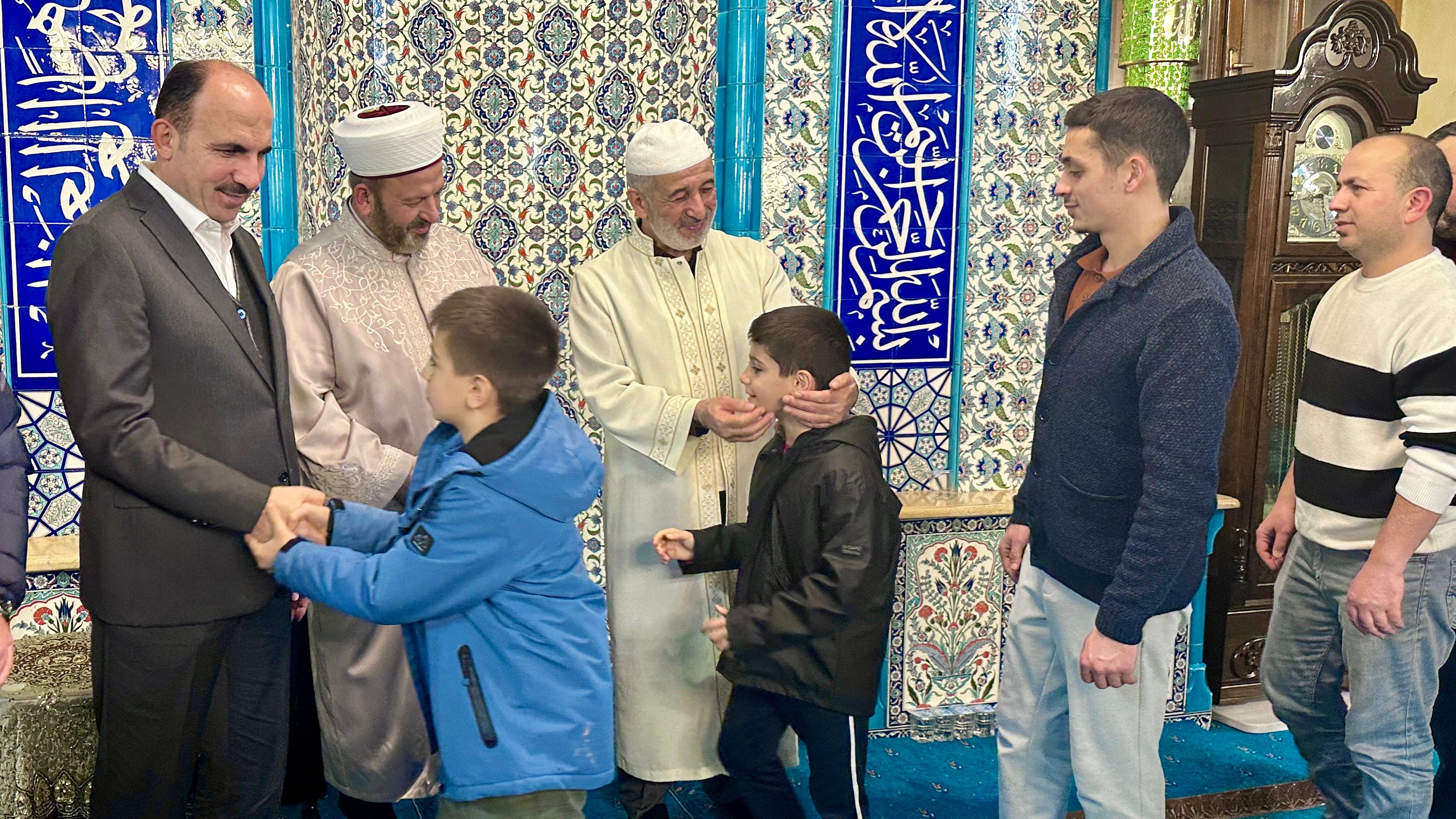 Başkan Altay Konyalıların Berat Kandili bereketine eşlik etti