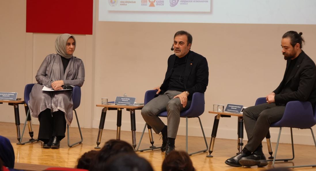 Öztürk: Dünya değişiyor kendinizi yenileyin!