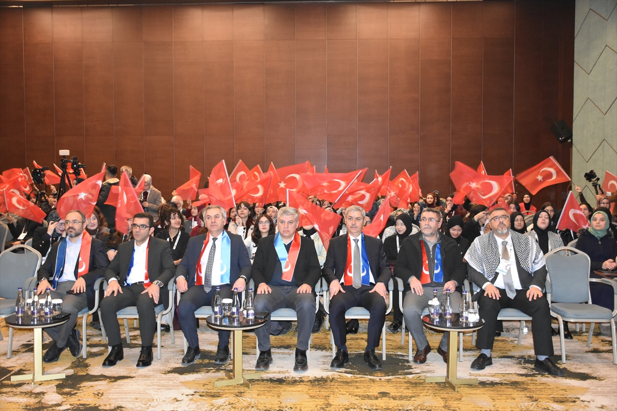 Konya'da "Uluslararası Gençlik Diplomasisi Konferansı" düzenlendi