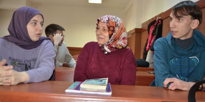 Azmiyle örnek oluyor! Yaşına aldırmadan Konya'da üniversite okuyor