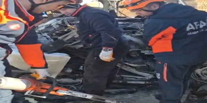 Öğrenci servisi, TIR'a arkadan çarptı: 1 ölü, 7 yaralı