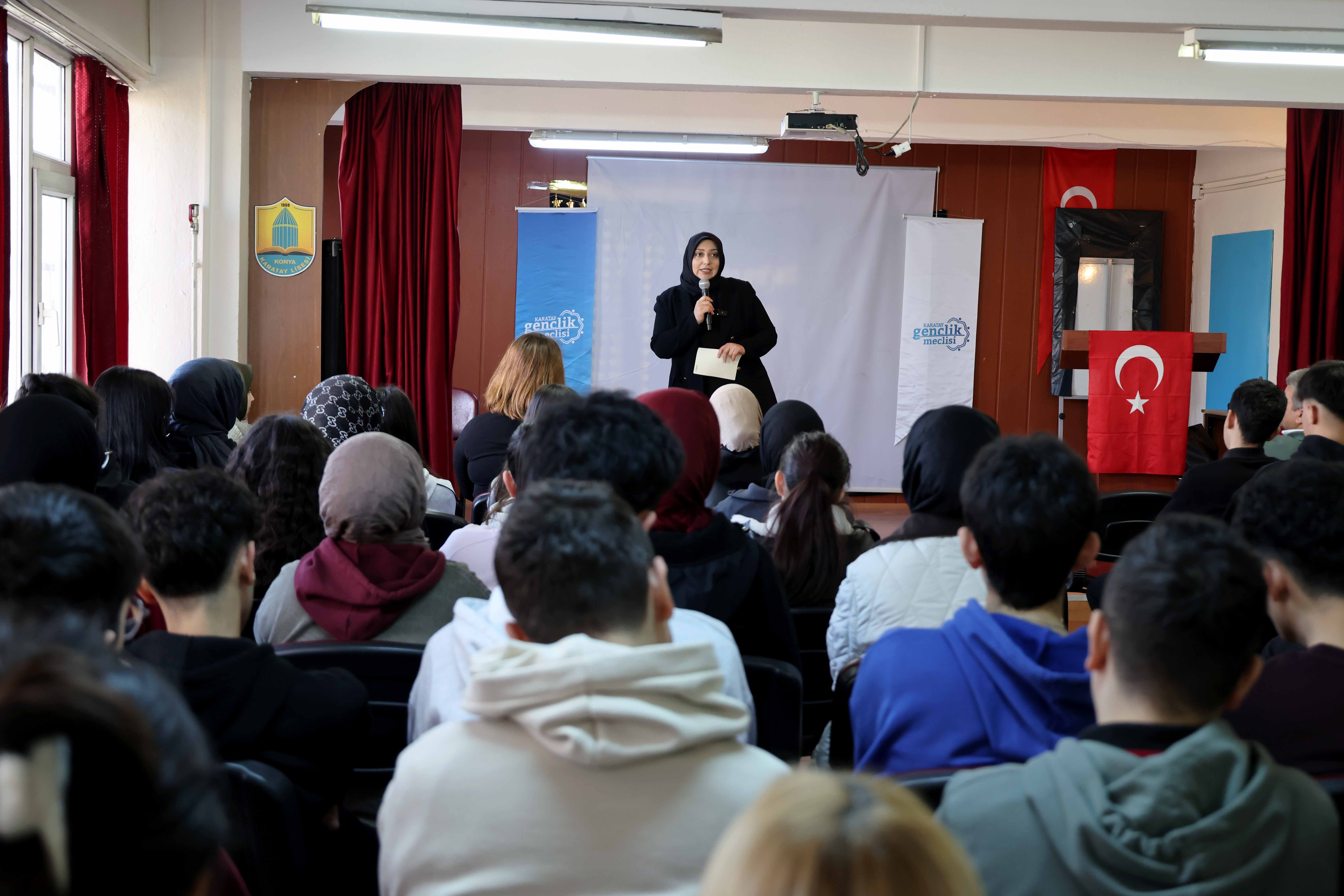 Karatay Gençlik Meclisi’nden Kariyer Günleri programı