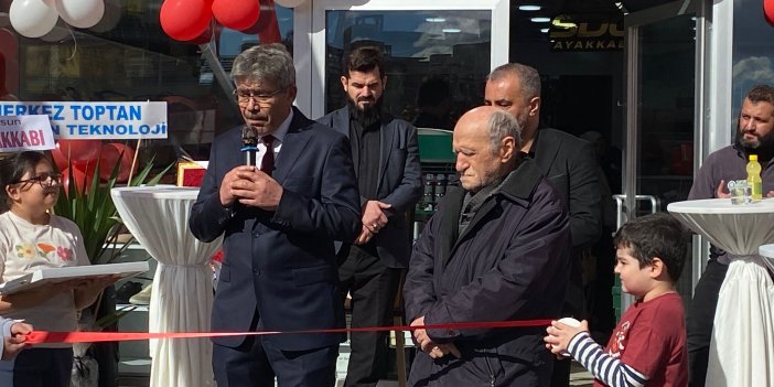 Kaliteyi uygun fiyatla buluşturan SDC Ayakkabı açıldı