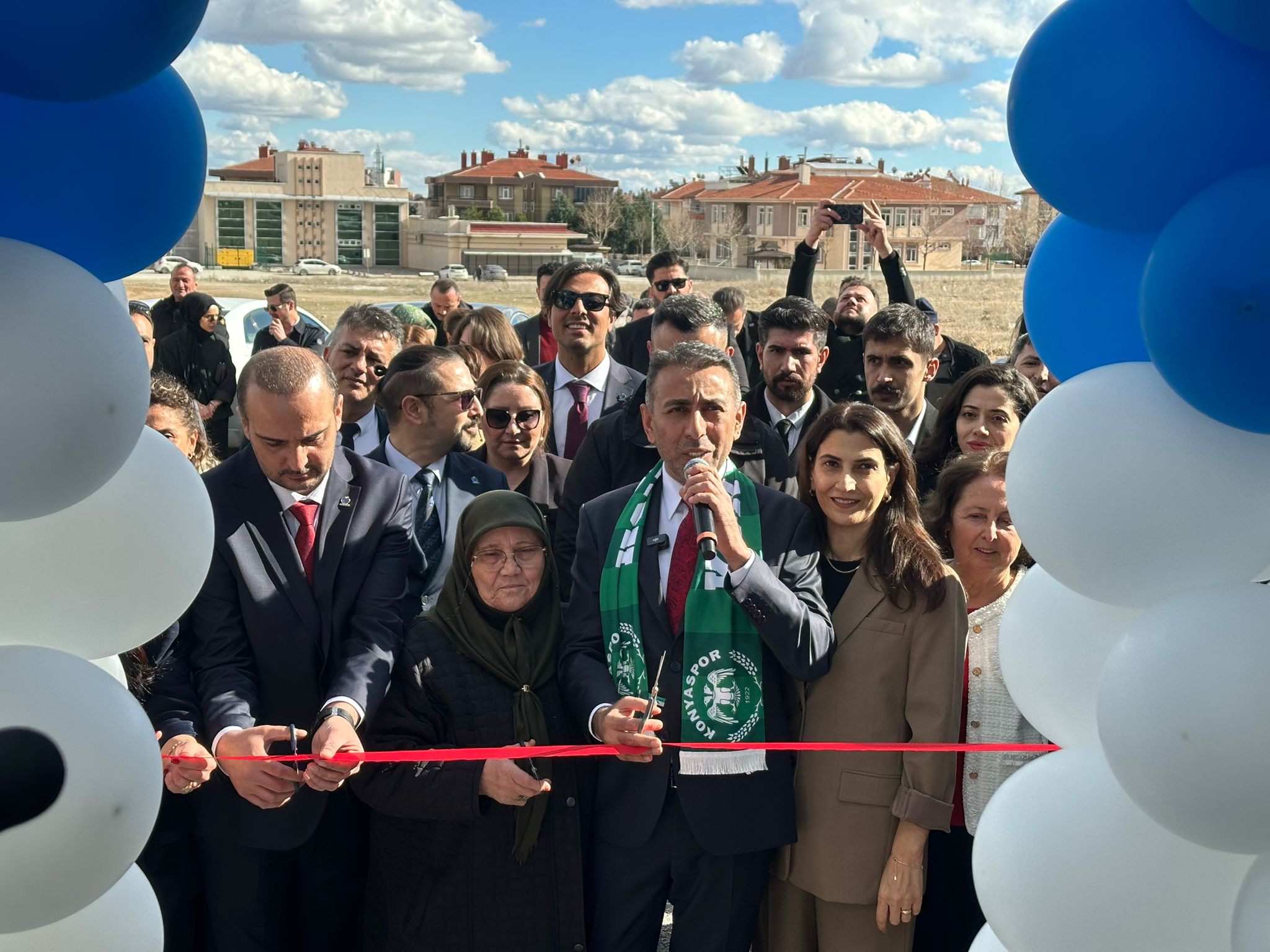 Dost Parti Konya’da ilk meşaleyi yaktı