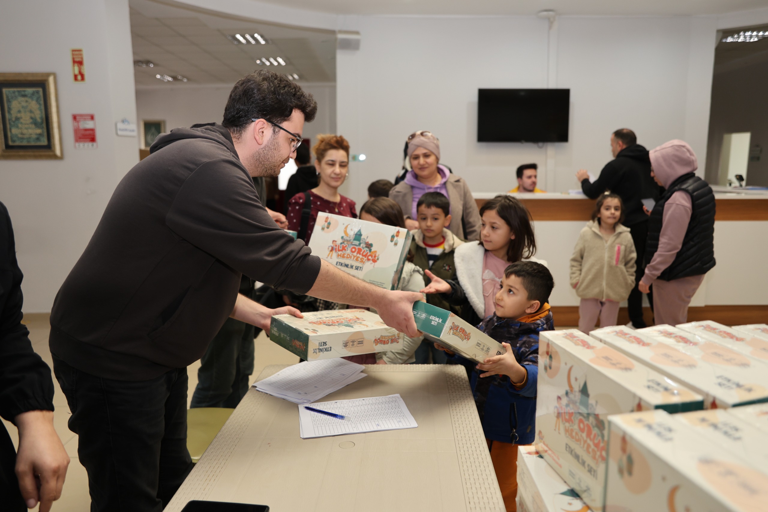 Konya’da İlk Oruç hediyeleri dağıtımı başladı