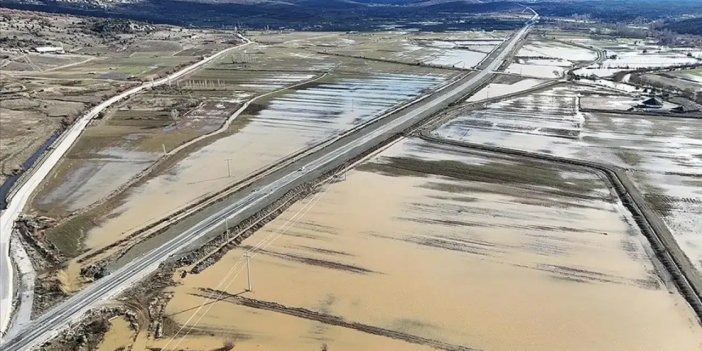 Konya'da yağış ekili alanlara zarar verdi