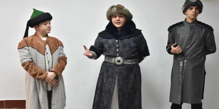 Geleceğin esnafı tiyatro oyunuyla Ahiliği anlatıyor