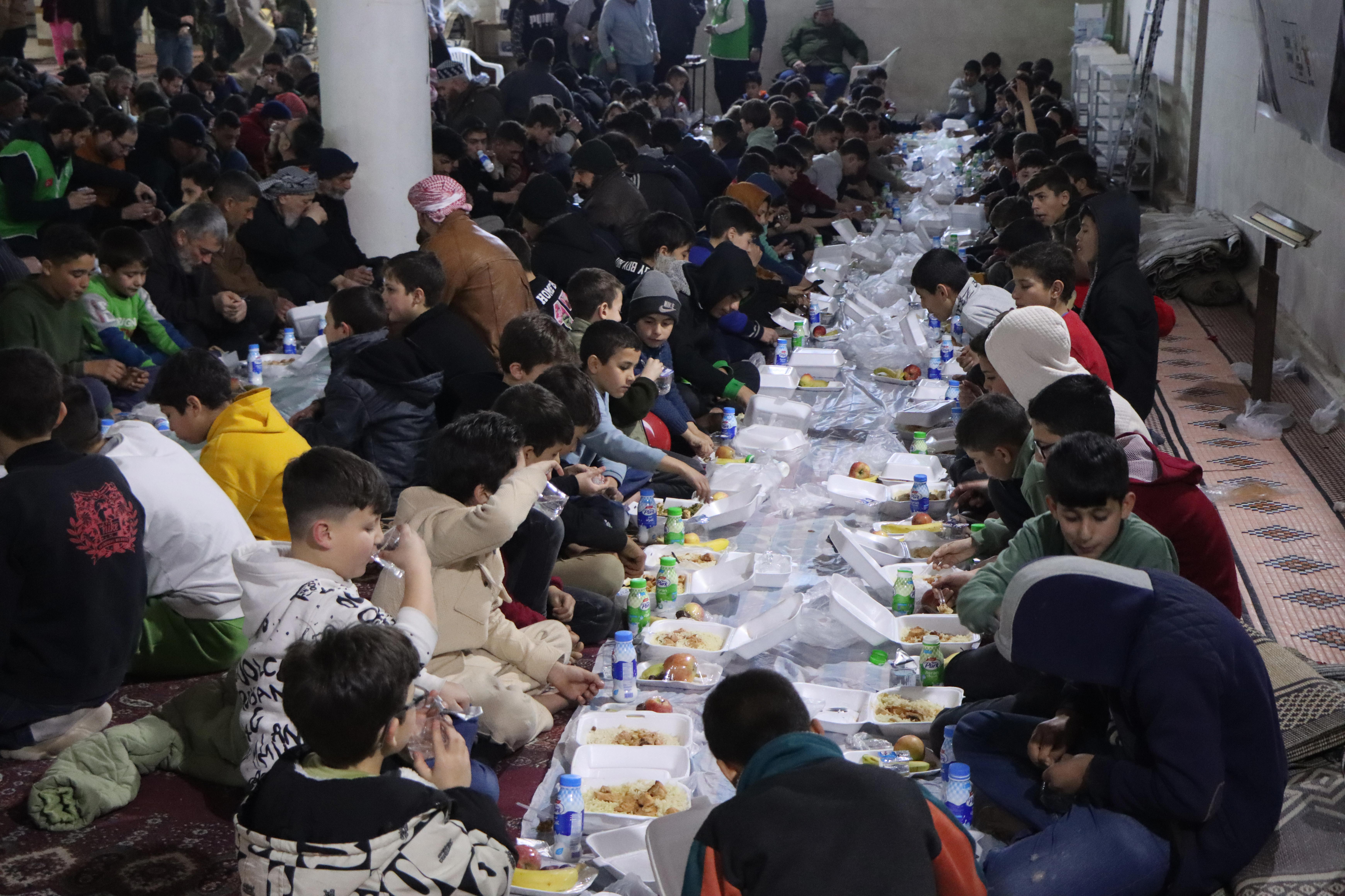 Konya Suriye’de iftar sofraları kuruyor