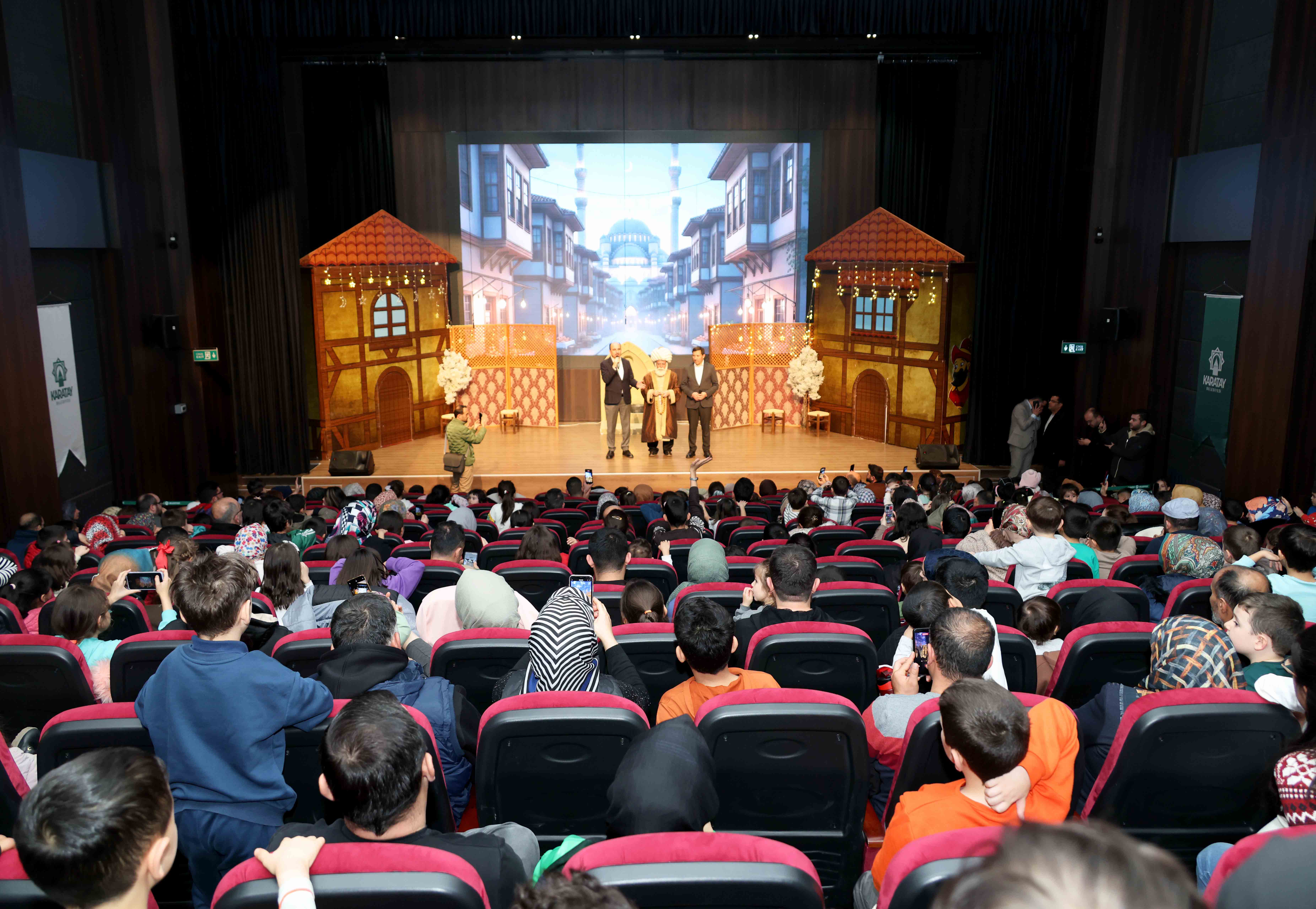 Başkan Altay ve Başkan Kılca’dan “Bir Başka Ramazan” tiyatrosuna ziyaret