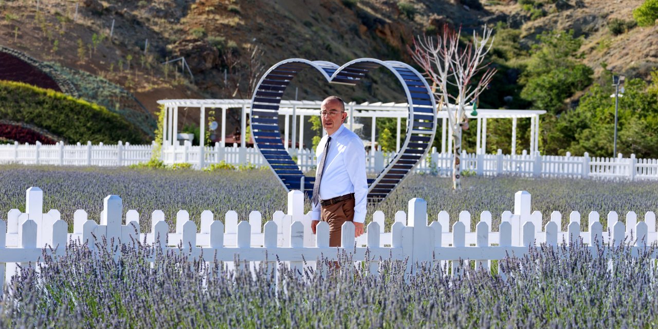 Meram Lavanta Bahçesi ziyaretçilerine eşsiz anlar yaşatıyor