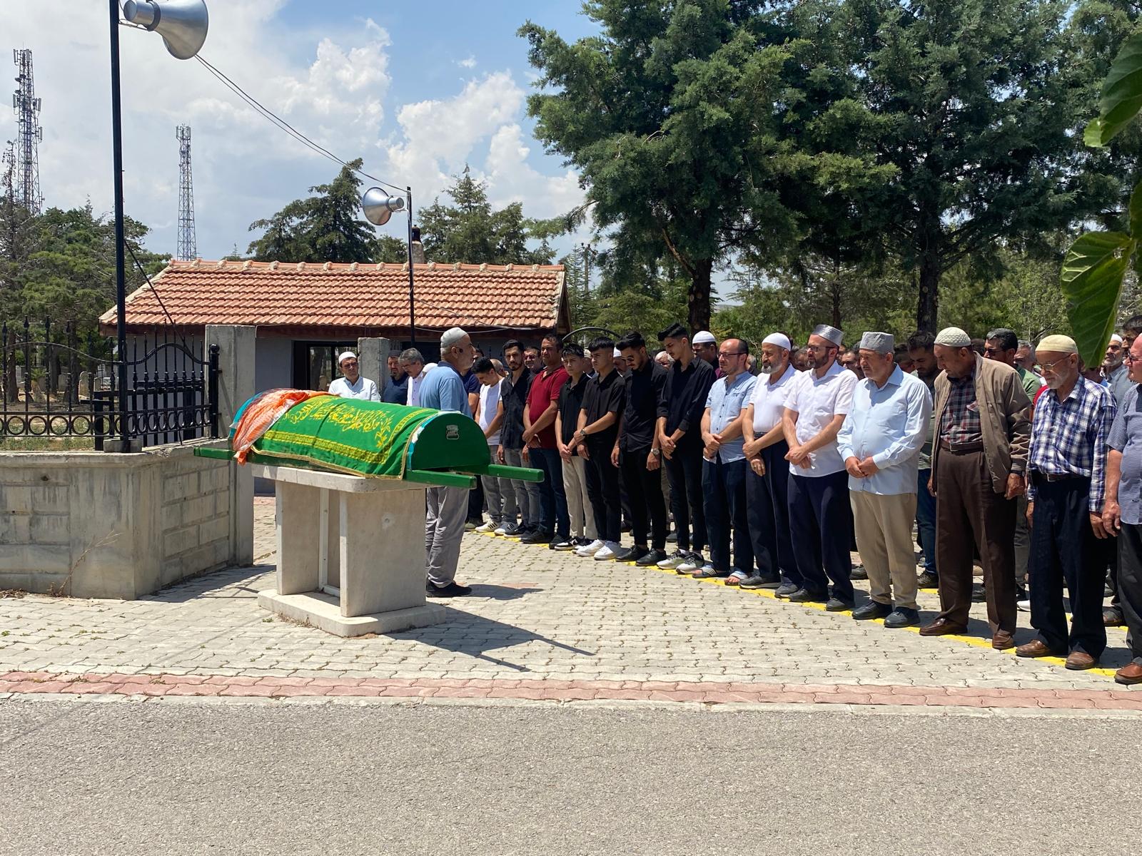 Konya'da eski sevgili tarafından öldürülen kadın toprağa verildi!