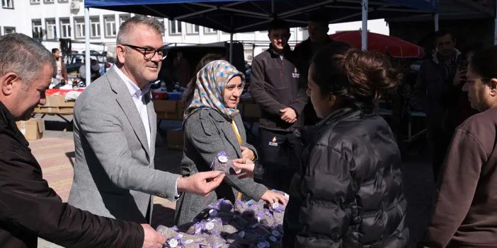 Başkandan jest! Konya'da kadınlara lavanta kesesi sürprizi