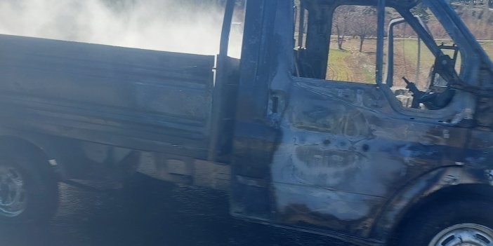 Konya'da seyir halindeki kamyonet yandı