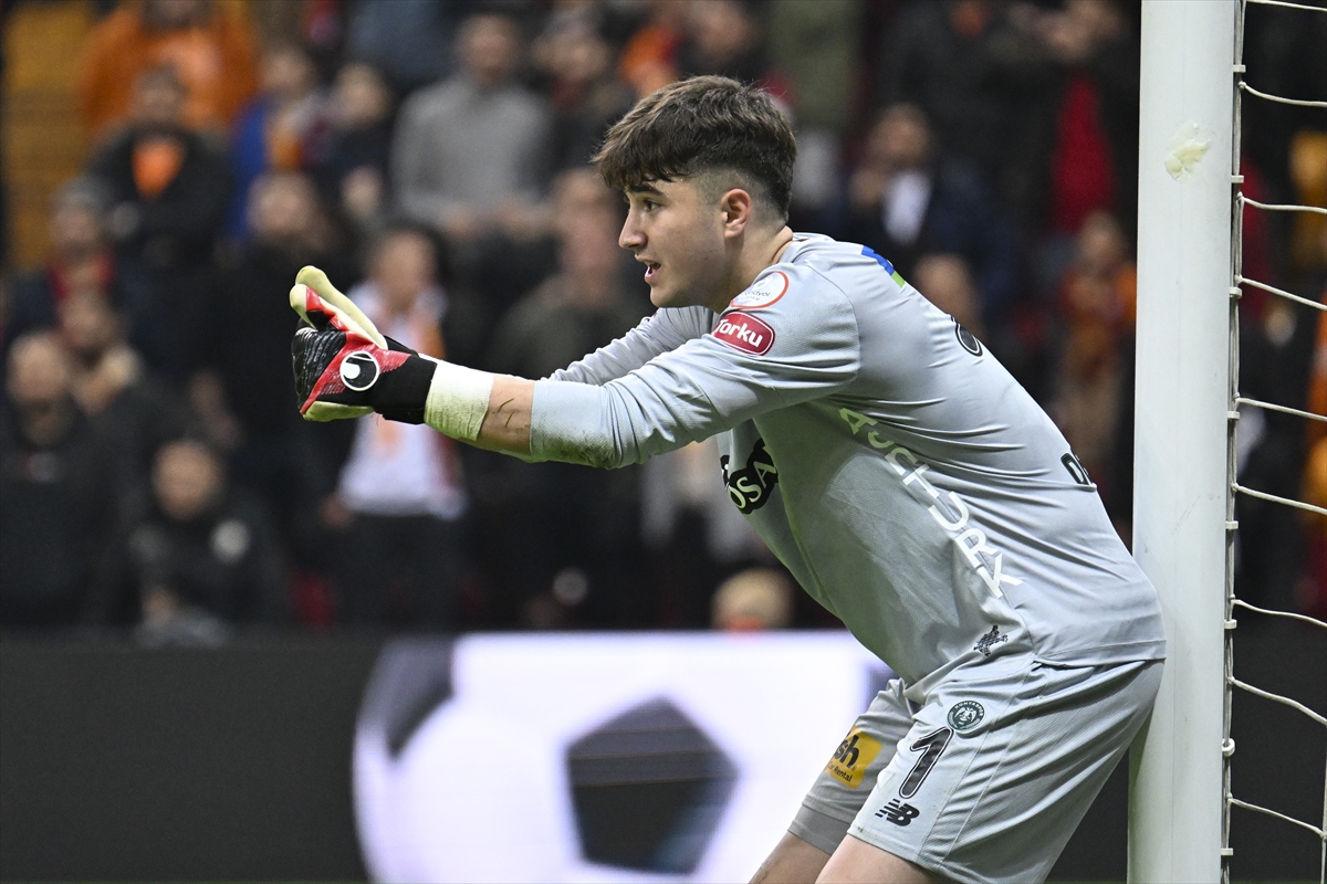 Konyaspor'un genç kalecisine milli davet