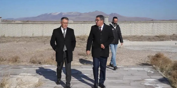 Çintimar o ilçede spor salonu inşaatını inceledi