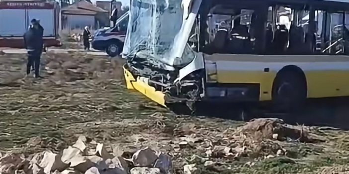 Konya'da belediye otobüsü ile öğrenci servisi çarpıştı: 17 yaralı