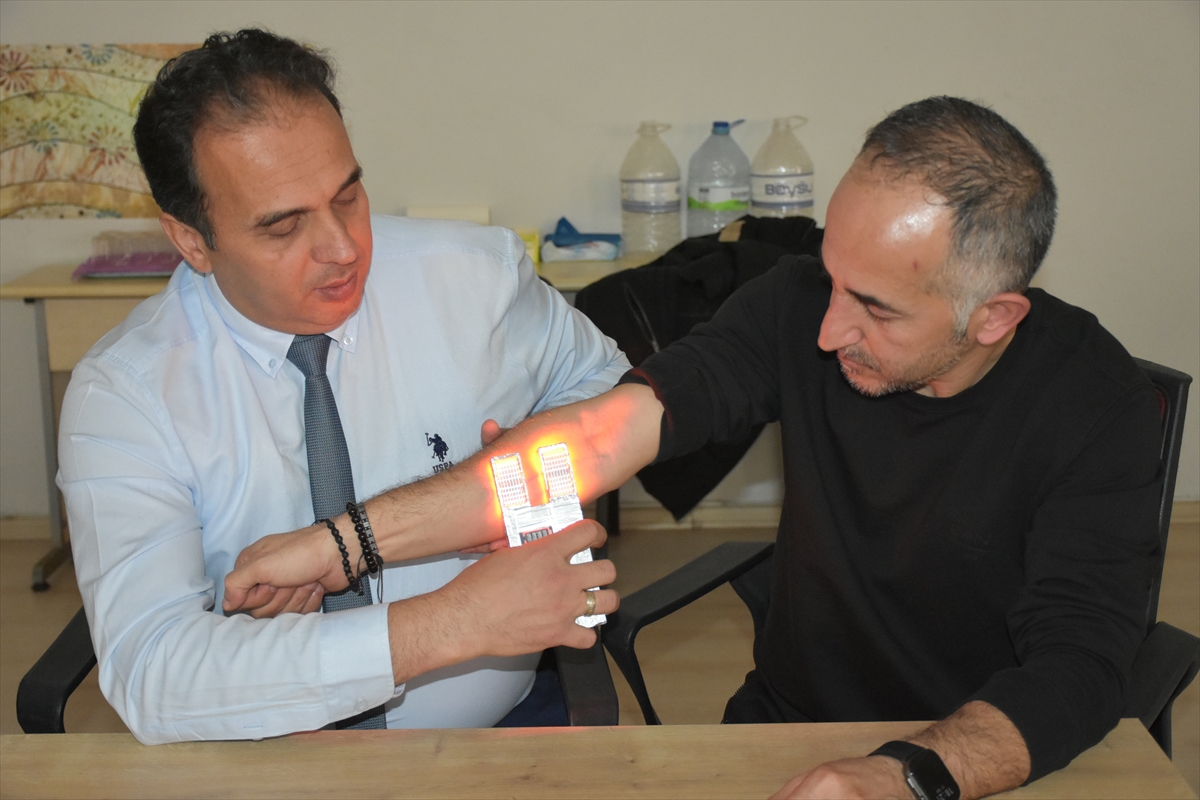 Konya'da fizik öğretmeni geliştirdi: Sağlık çalışanlarının işini kolaylaştıracak