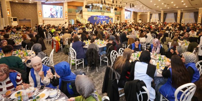 DOSD Meram ailesi Ramazan’da tek sofrada: Özel bireyler bir araya geldi