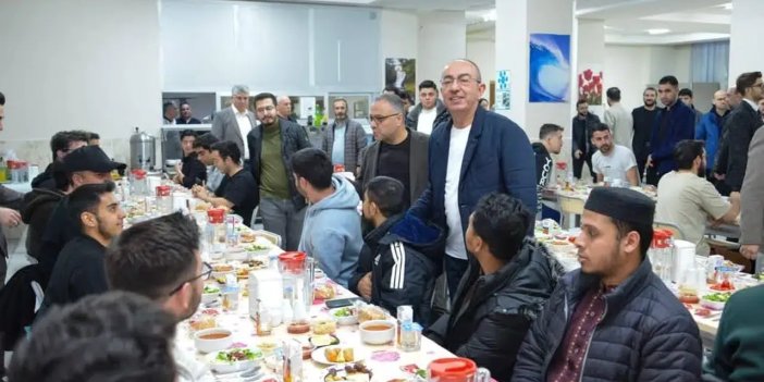 Başkan Kavuş, TÜGVA iftarında gençlerle buluştu