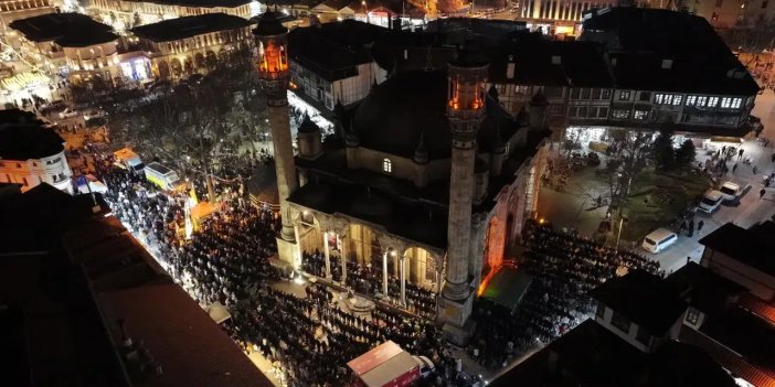 Konya camileri dolup taştı: Kadir Gecesi coşkusu yaşandı
