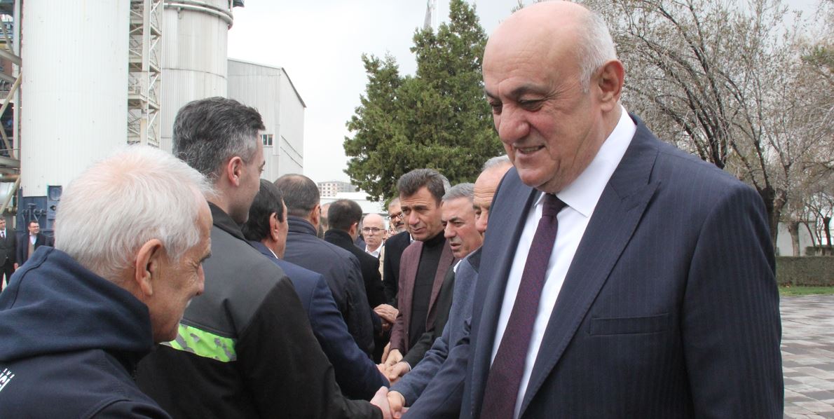 Başkan Erkoyuncu çalışanlarla bayramlaştı