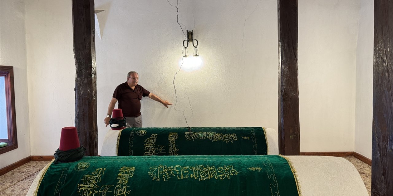 Yüzey yarıkları Konya'da yapılara da zarar veriyor