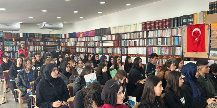 Teneffüs Buluşmaları: "Geleceğin Yazarları Yazarlarla Buluşuyor” başladı