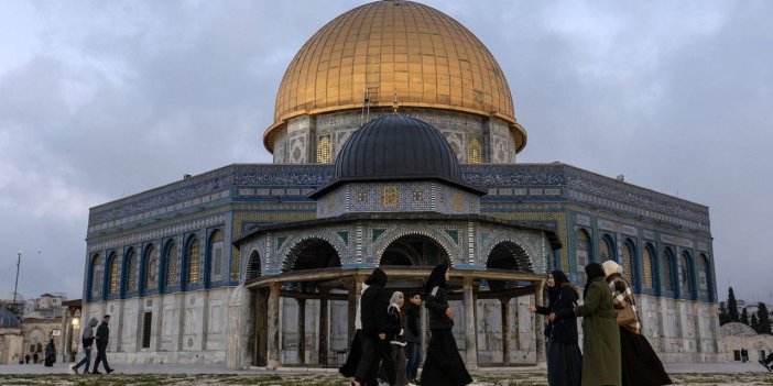 Mescid-i Aksa 41 gün sonra ibadete açıldı