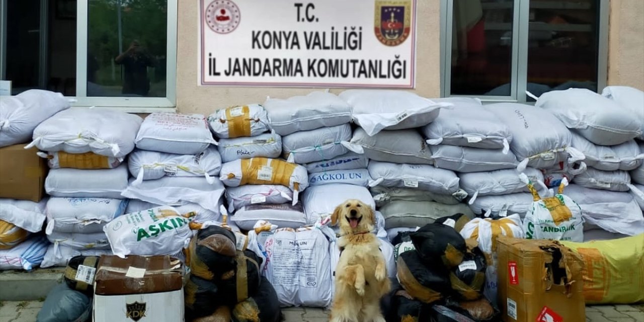 Konya'da bir tırda 1,9 ton kaçak tütün ele geçirildi