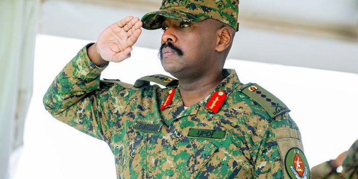 Türkiye'yi tehdit eden küstah general el yükseltti