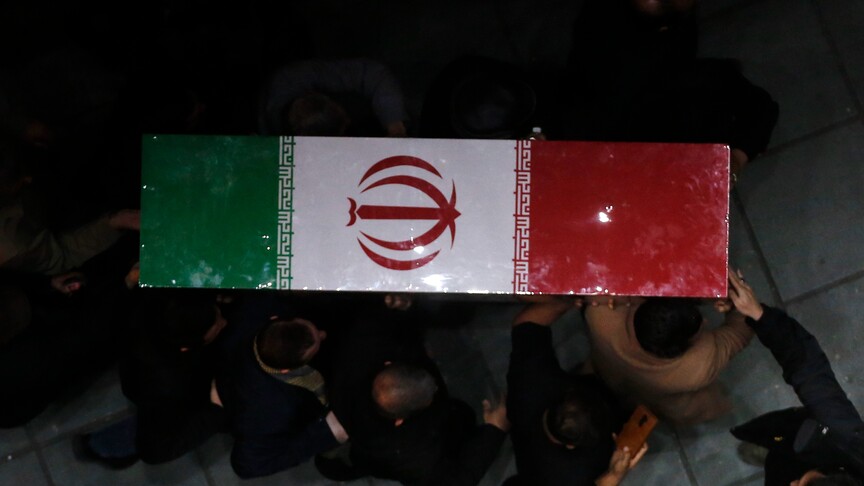 İran Adli Tıp Kurumu: 3 bin 375 kişinin kimlik tespiti yapıldı