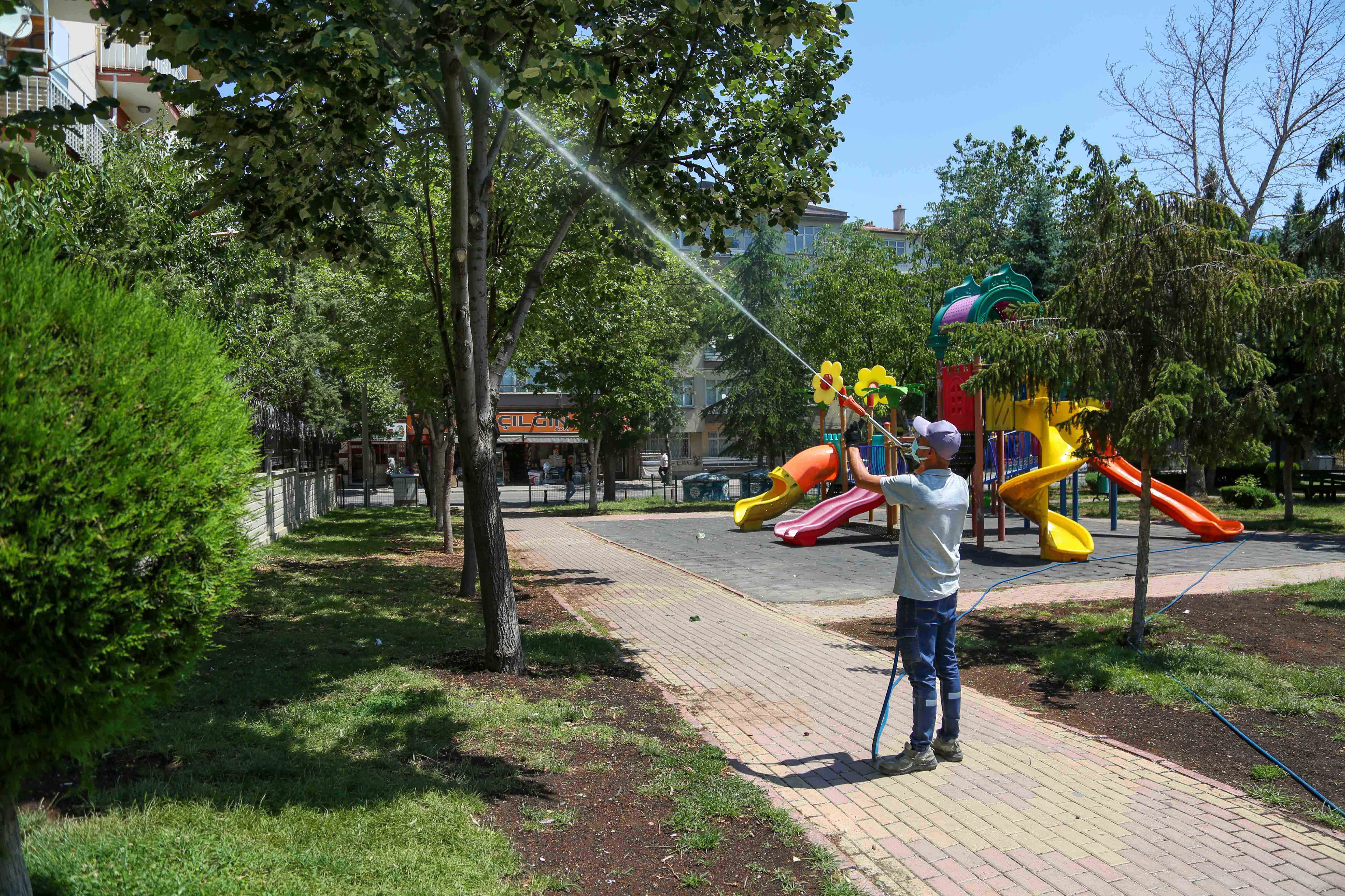 Meram’da ilaçlama çalışmaları aralıksız devam ediyor