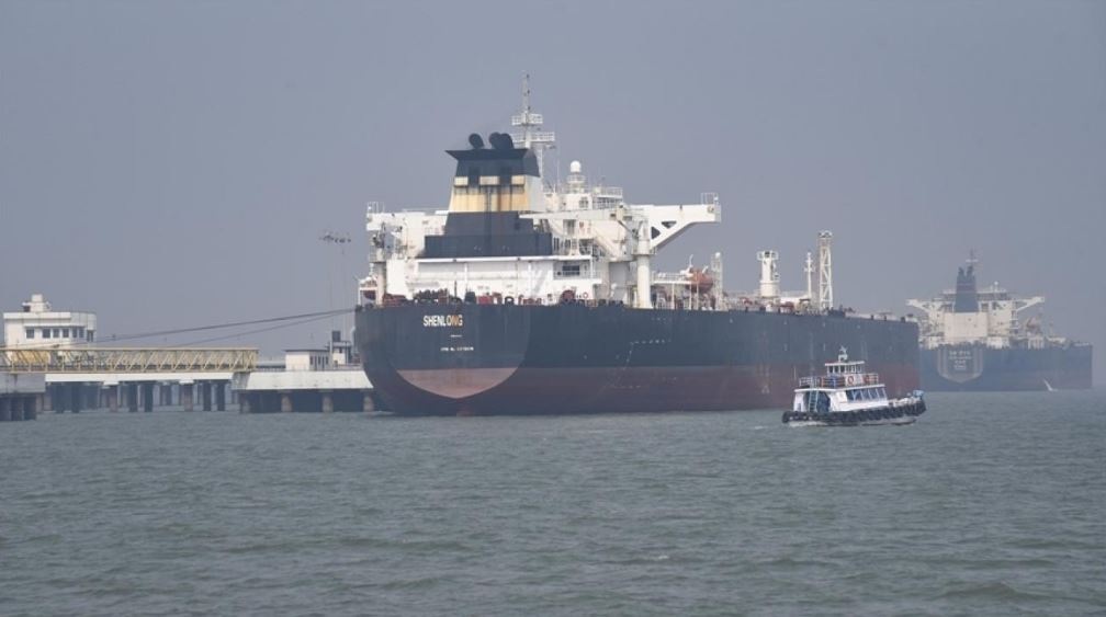 Lübnan ateşkesi 'Boğaz'da kapıları açtı: Petrol sert düştü