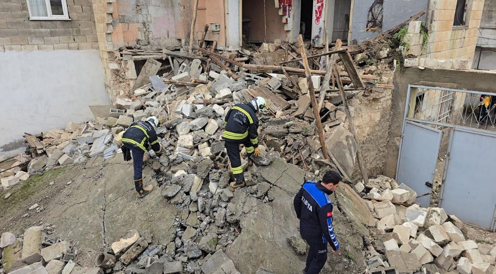 Gaziantep'te sağanak sonrası ev çöktü