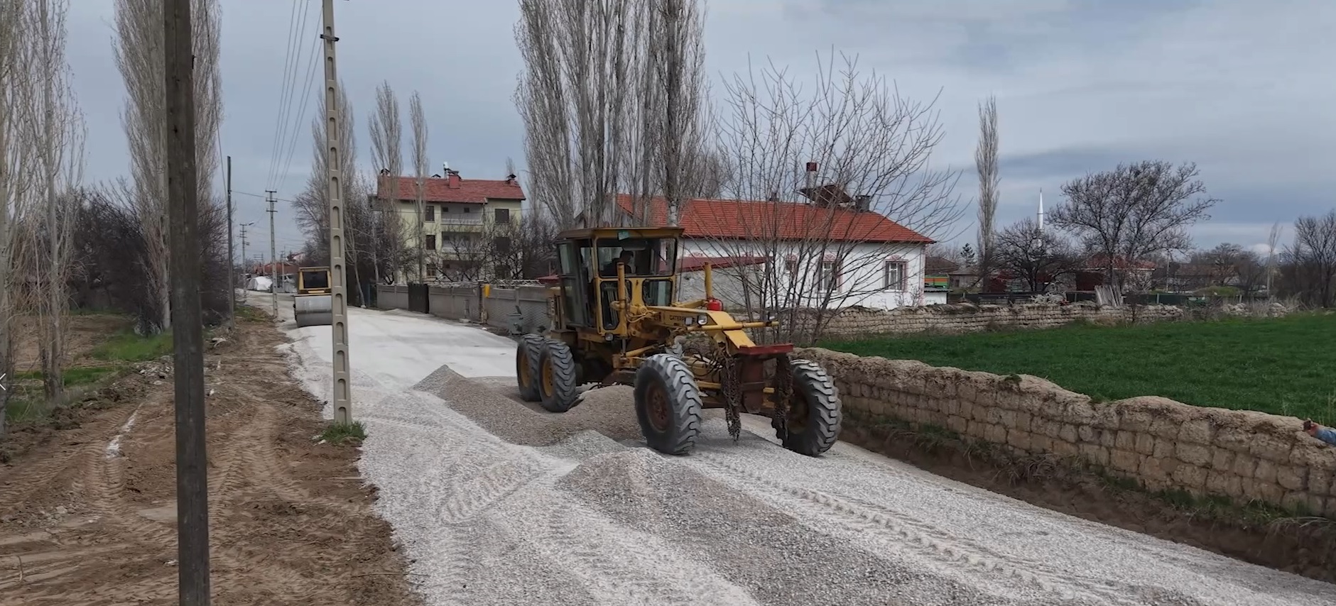 Çumra’da yol altyapı çalışmaları aralıksız sürüyor