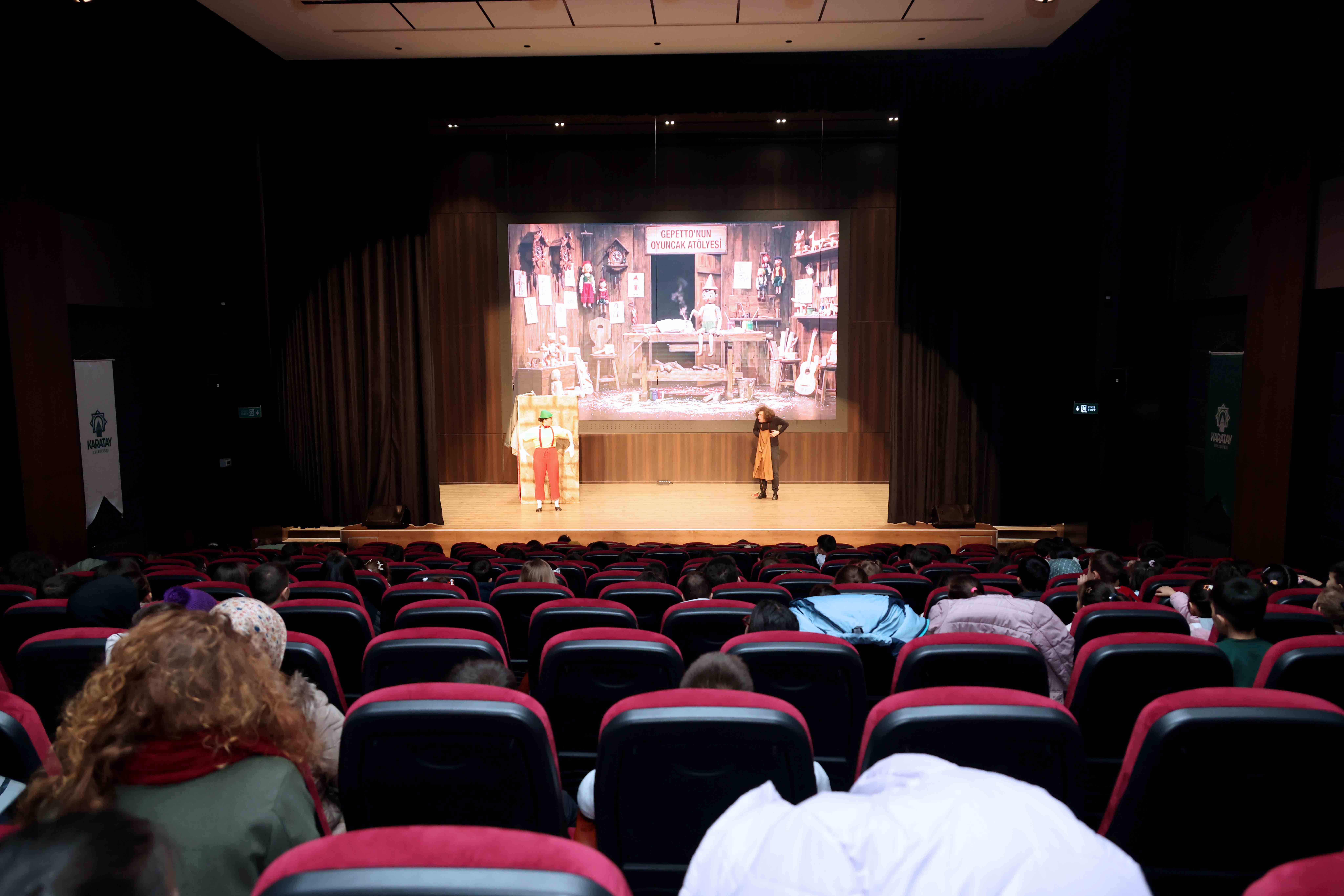 Karatay’da çocuklar tiyatroda buluşuyor