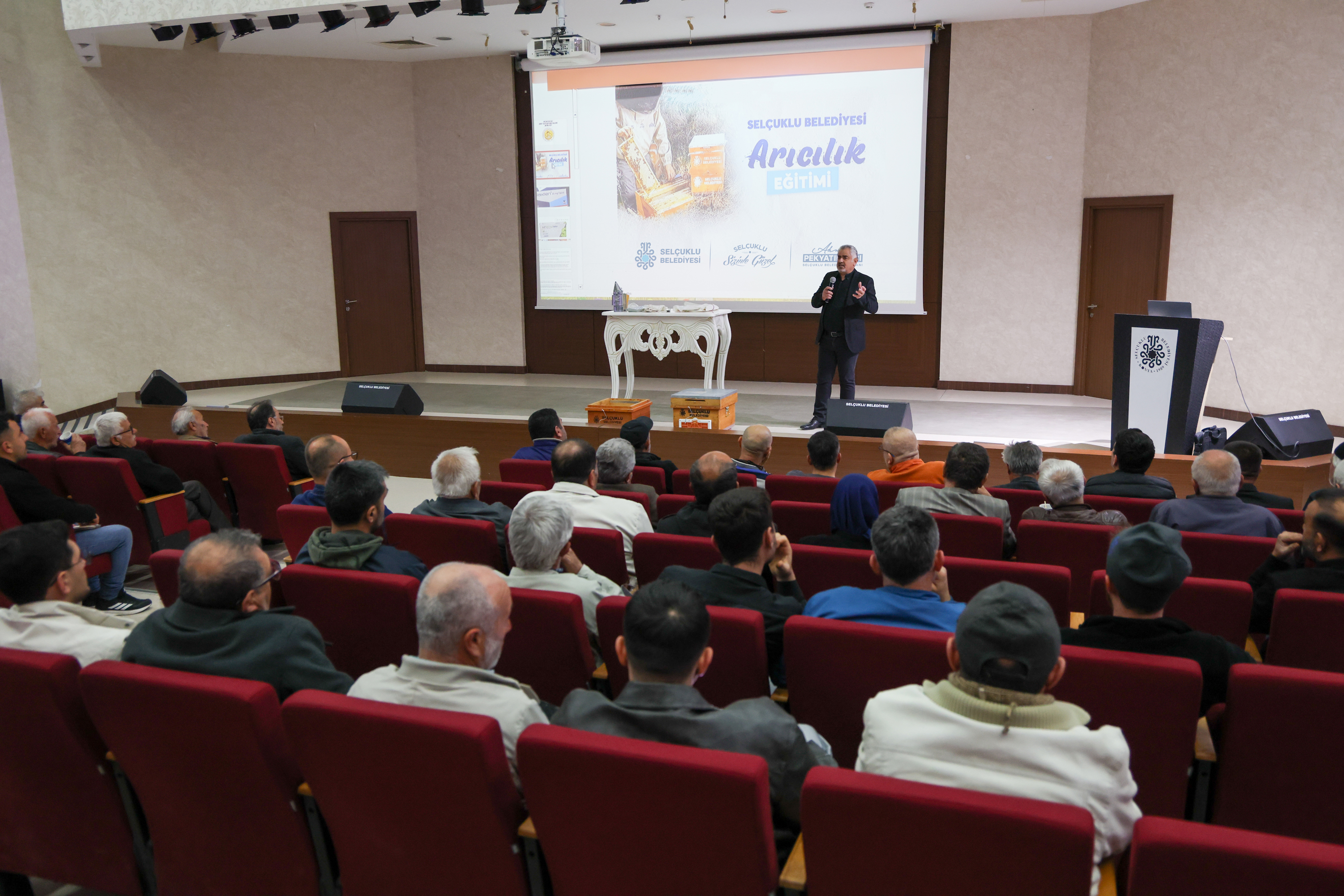 Selçuklu’da arıcılık eğitimi ve hibe desteği sürüyor