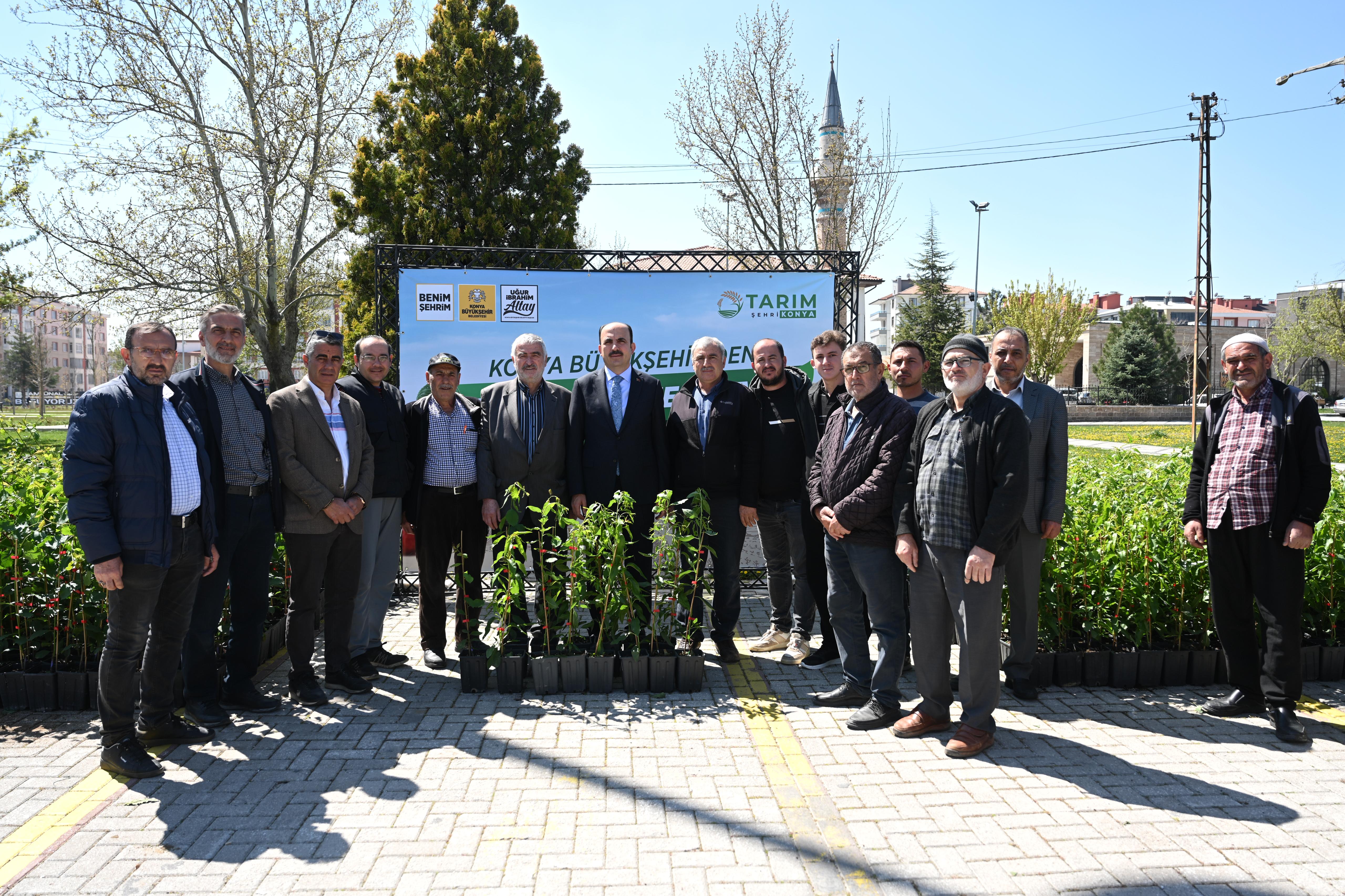 Konya Büyükşehir 31.420 meyve fidanı desteğinde bulundu