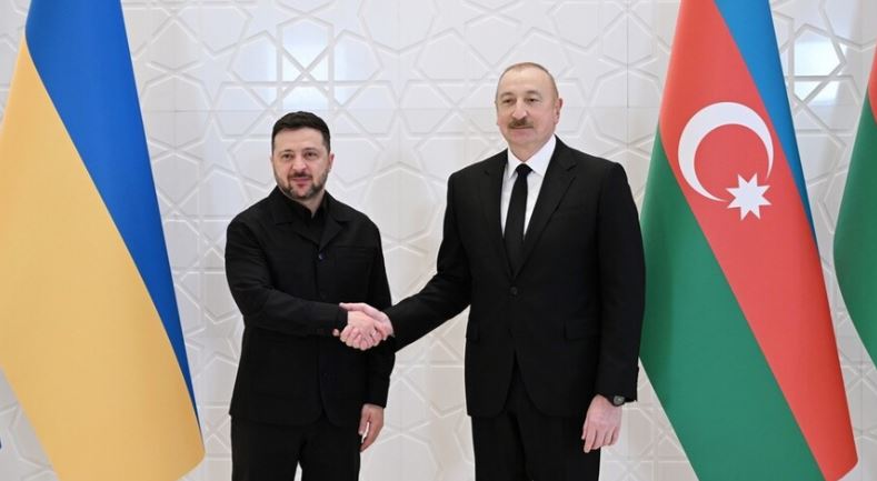 Aliyev ve Zelenskiy Azerbaycan'ın Gebele şehrinde görüştü