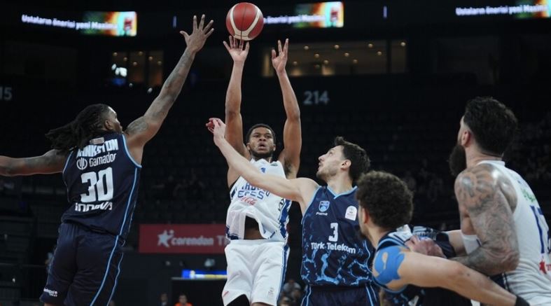Anadolu Efes, konuk ettiği Türk Telekom'u 101-91 yendi