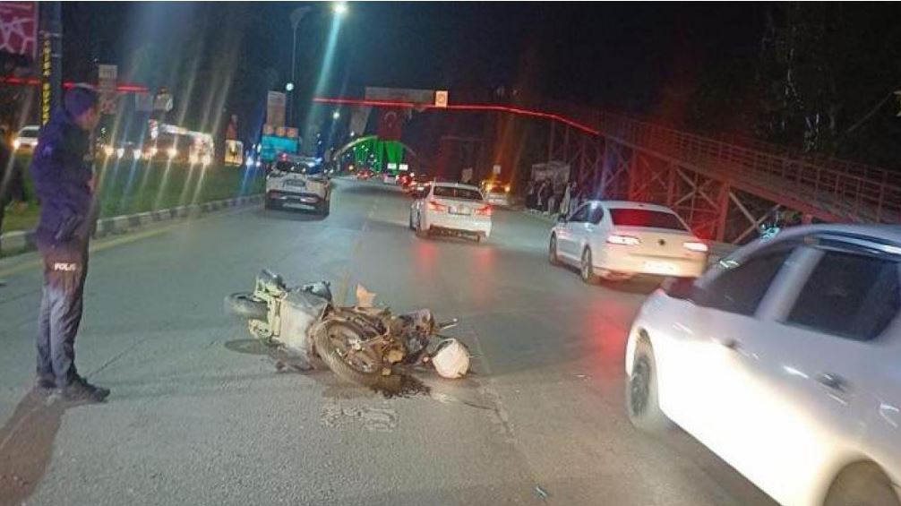 İki motosikletin çarpıştığı kazada polis memuru hayatını kaybetti