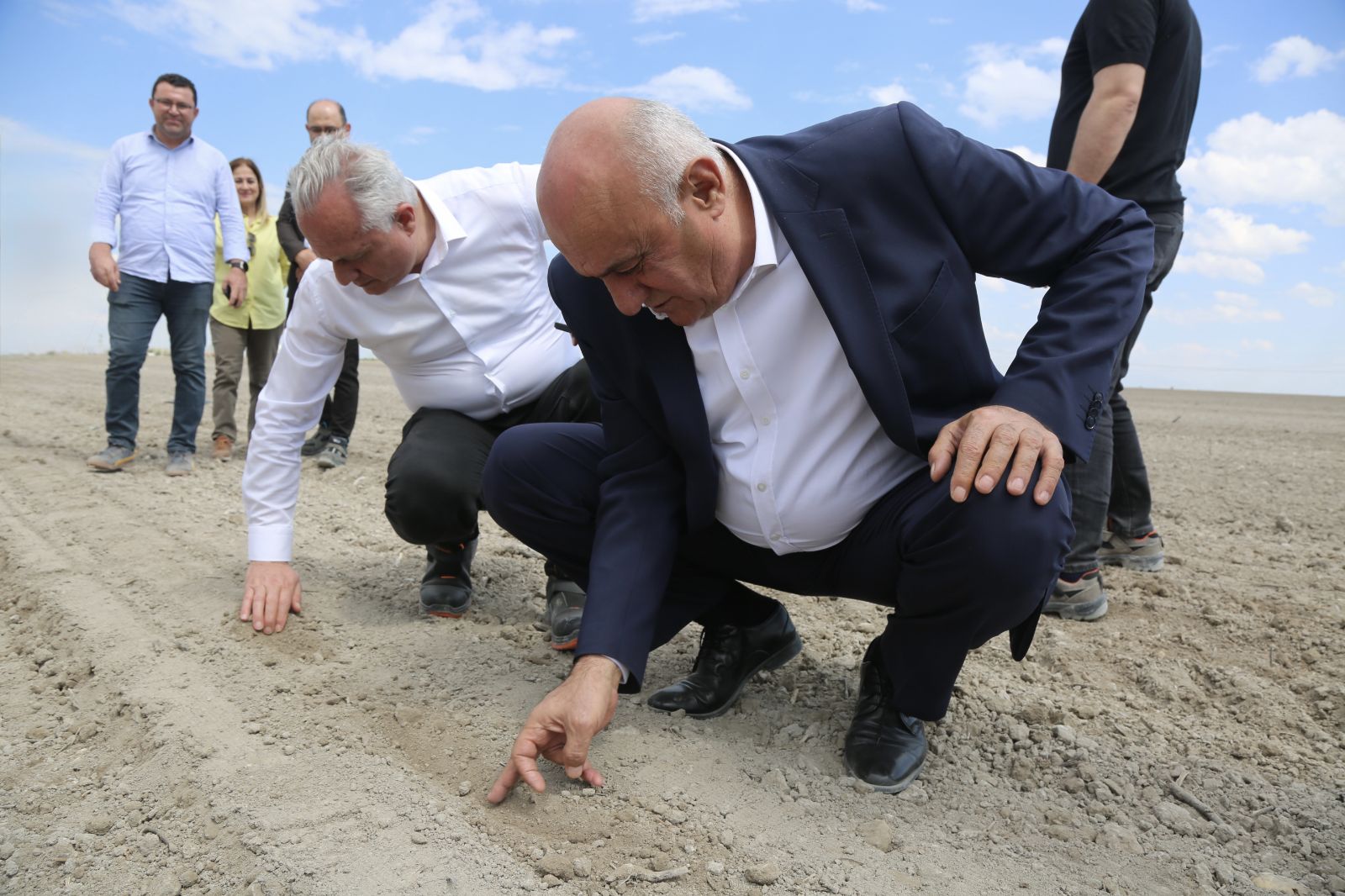Başkan Erkoyuncu pancar ekimine start verdi