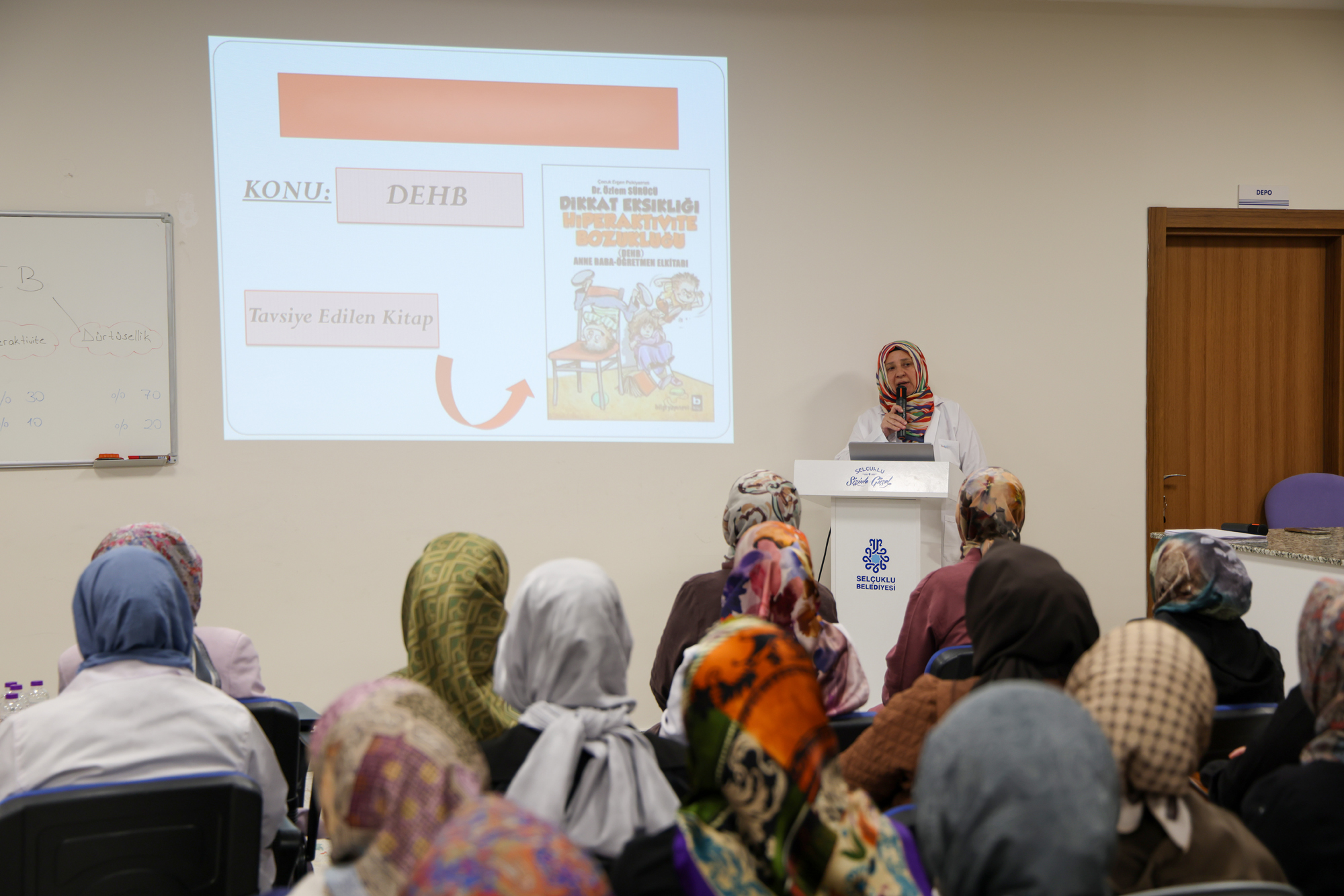 Selçuklu'da aileler eğitim seminerleri ile bilgilendiriliyor