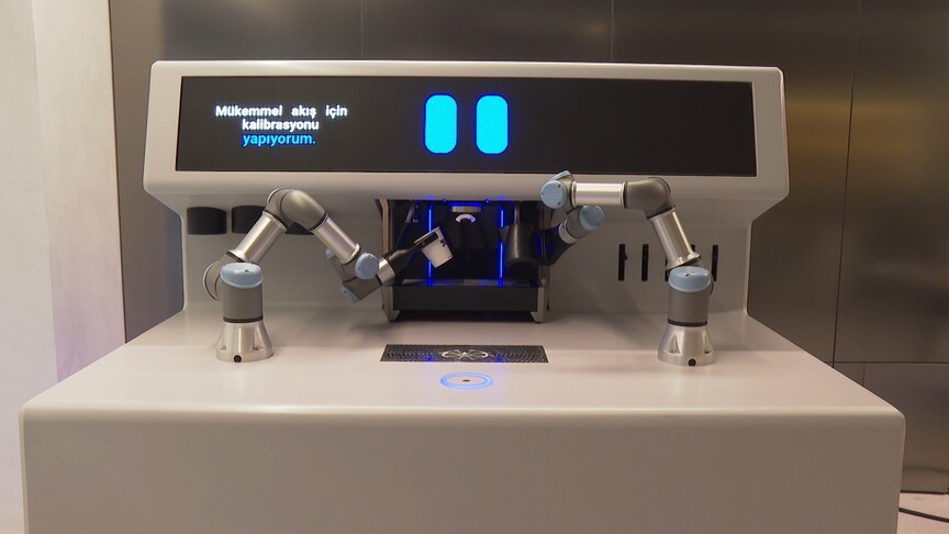 Türk robotik barista, profesyonel baristaların ustalığını teknolojiyle geleceğe taşıyor
