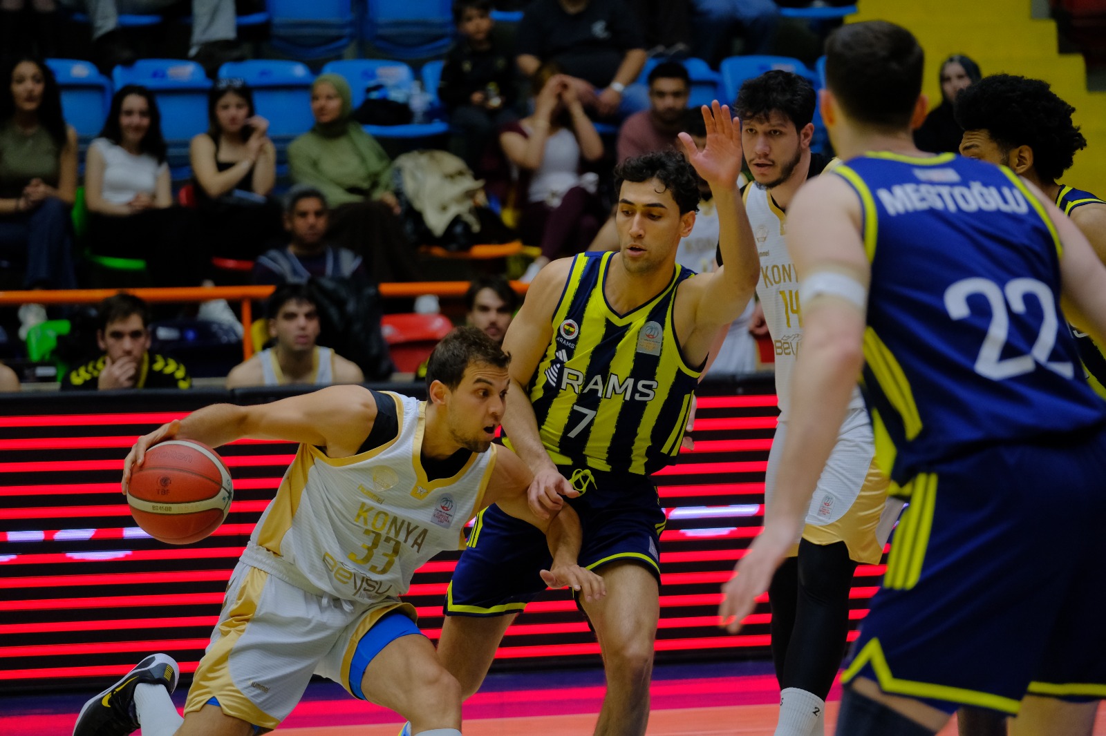 Konya Büyükşehir Play - Off Çeyrek Finalinde Avantajı Kaptı