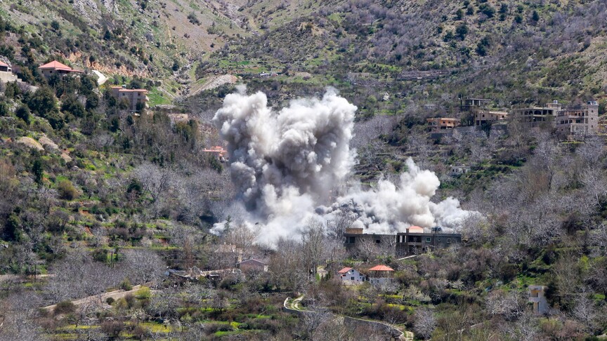 İsrail'in Lübnan'a düzenlediği yeni saldırılarda ateşkes anlaşmasına rağmen en az 6 kişi öldü.
