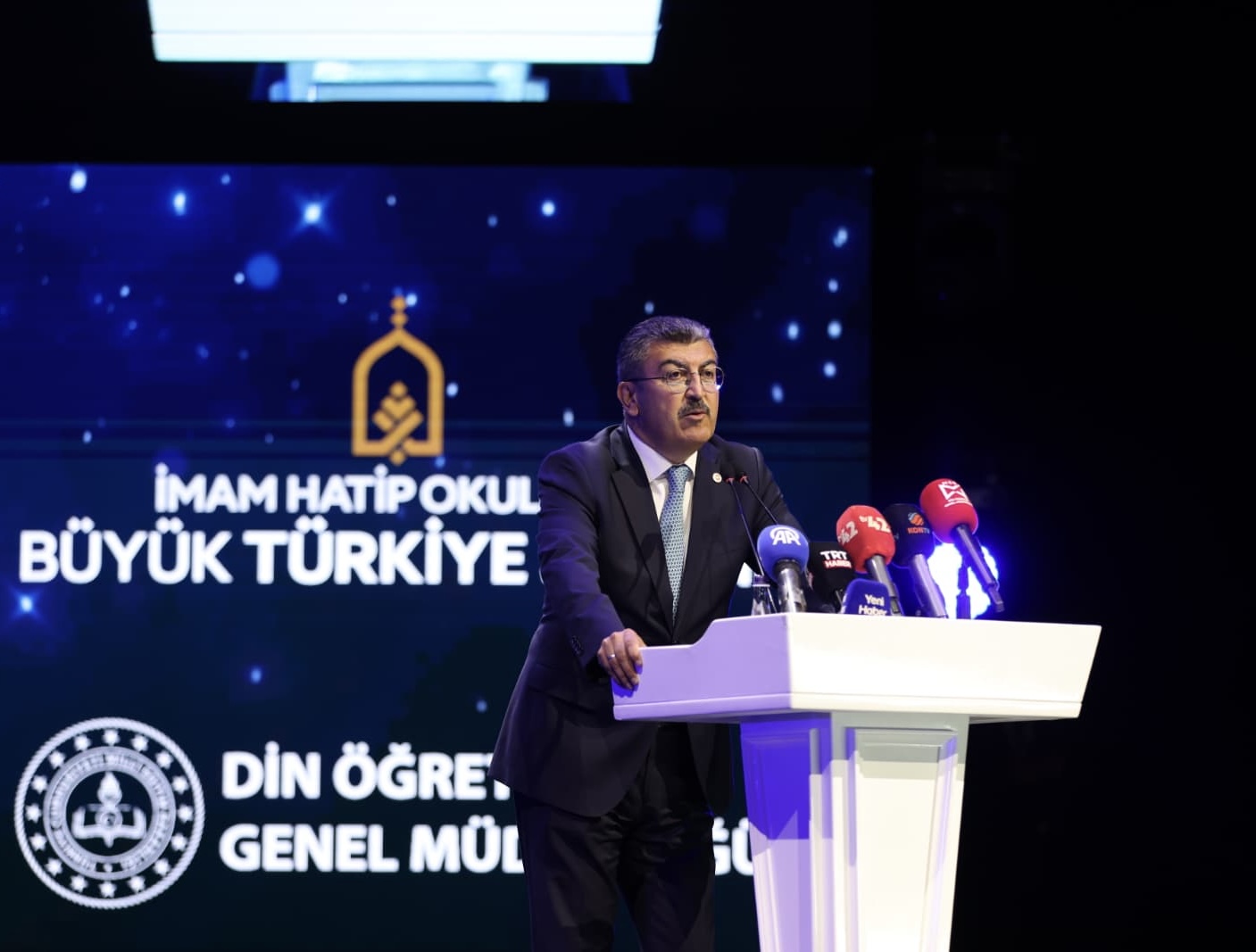 Hasan Ekici: İmam hatip okulları Türkiye’nin ufkunu aydınlatan kutlu çatılardır