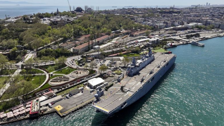 TCG Anadolu, SAHA 2026 kapsamında İstanbul'da vatandaşların ziyaretine açıldı